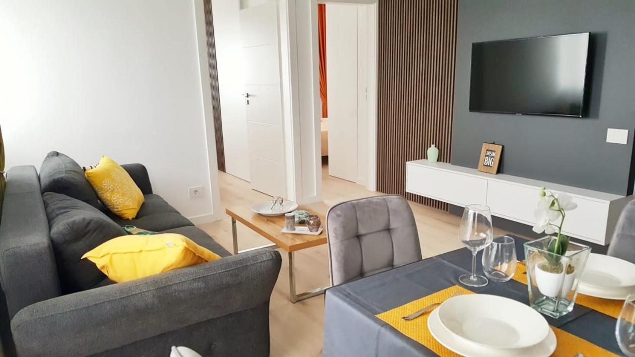 Elias Central Apartment - 2 Bedrooms & Free Parking 拉迪亚 外观 照片