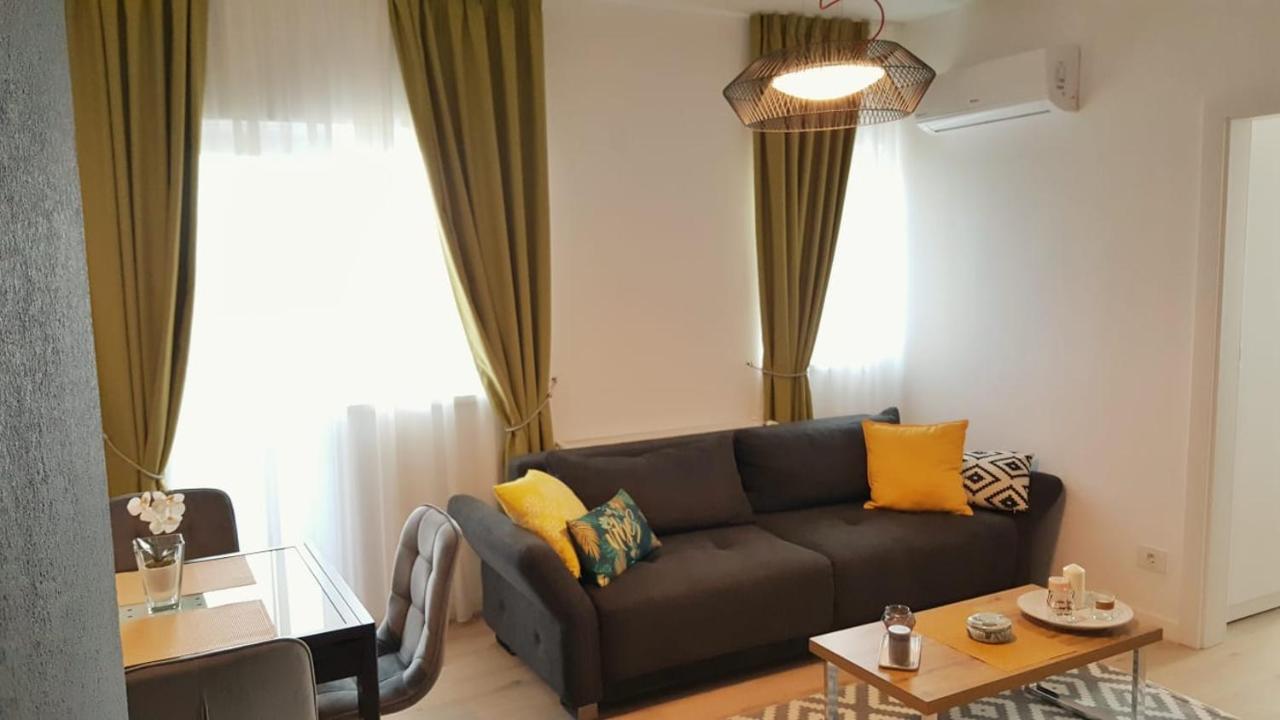 Elias Central Apartment - 2 Bedrooms & Free Parking 拉迪亚 外观 照片