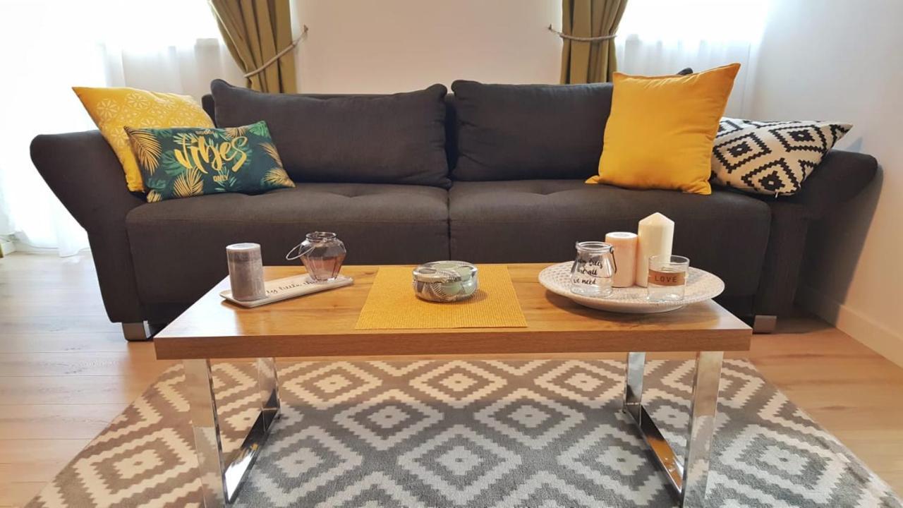 Elias Central Apartment - 2 Bedrooms & Free Parking 拉迪亚 外观 照片