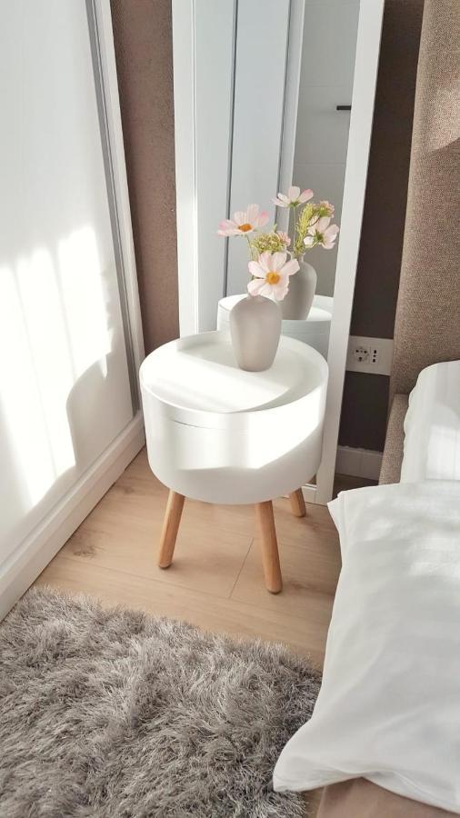 Elias Central Apartment - 2 Bedrooms & Free Parking 拉迪亚 外观 照片